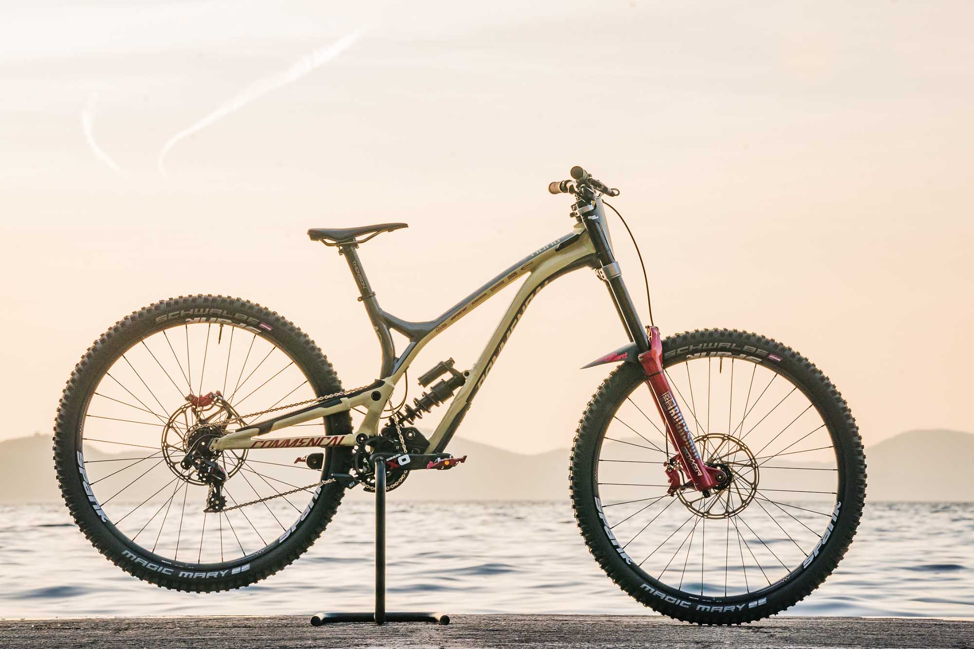 amaury pierron bike check