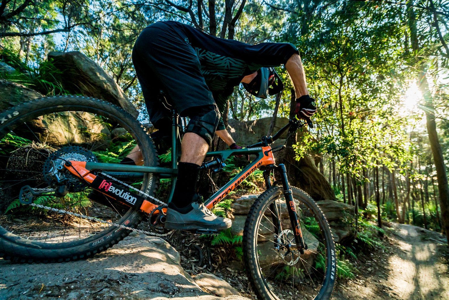 [R]evolution Mountain Bike Magazine - [R]evolution MTB