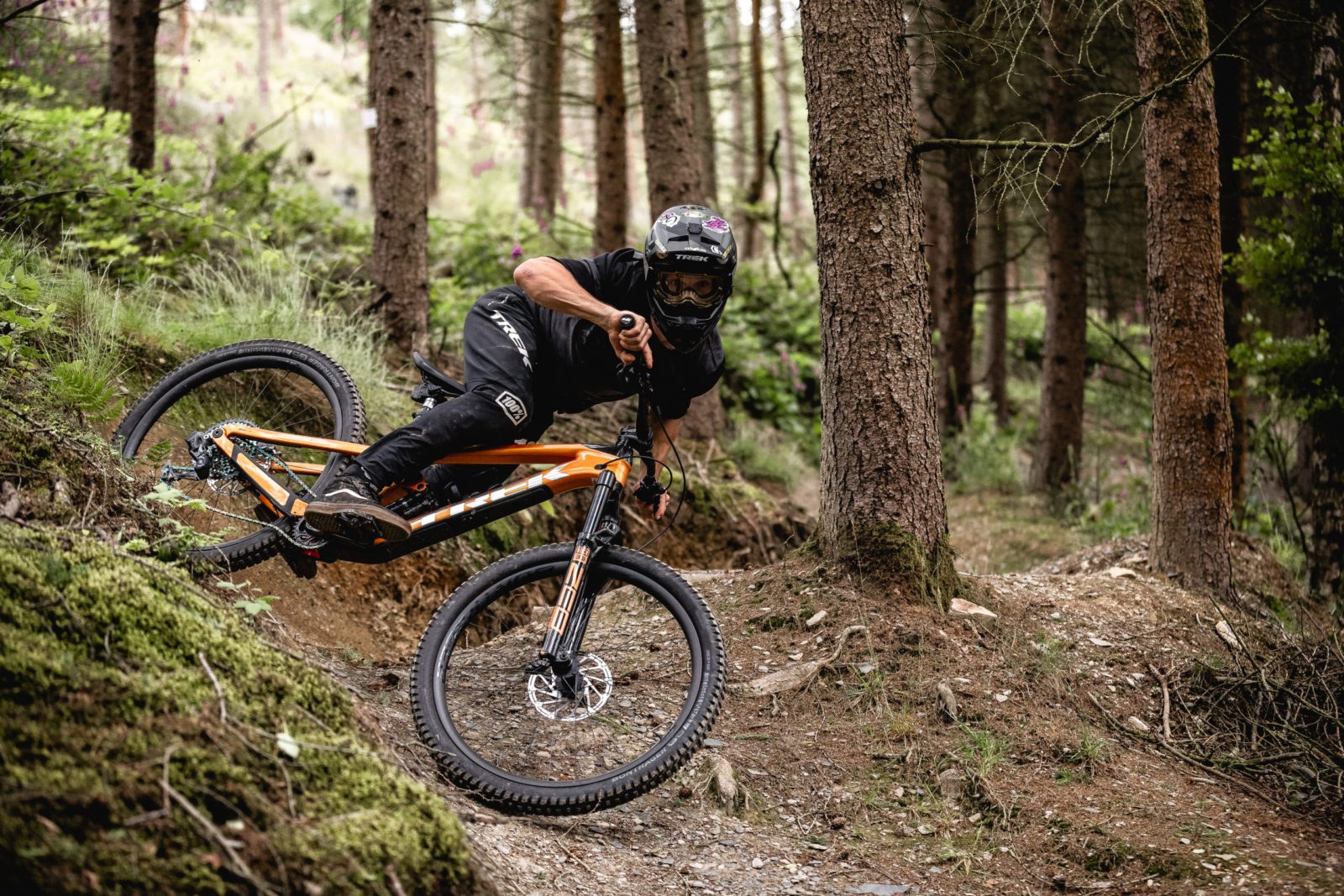 Trek's big hitting Slash gets rowdy for 2021.... - [R]evolution MTB