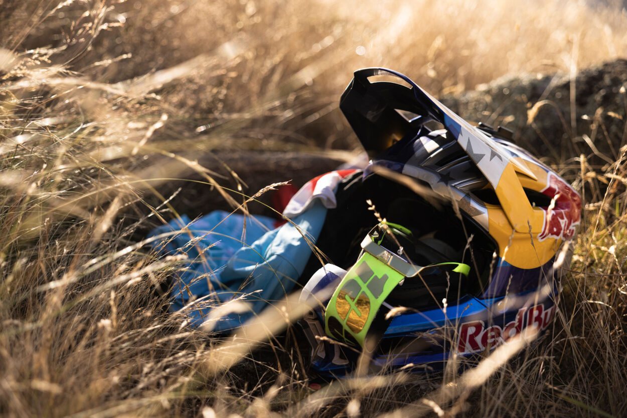 Brook Macdonald's Helmet [R]evolution MTB