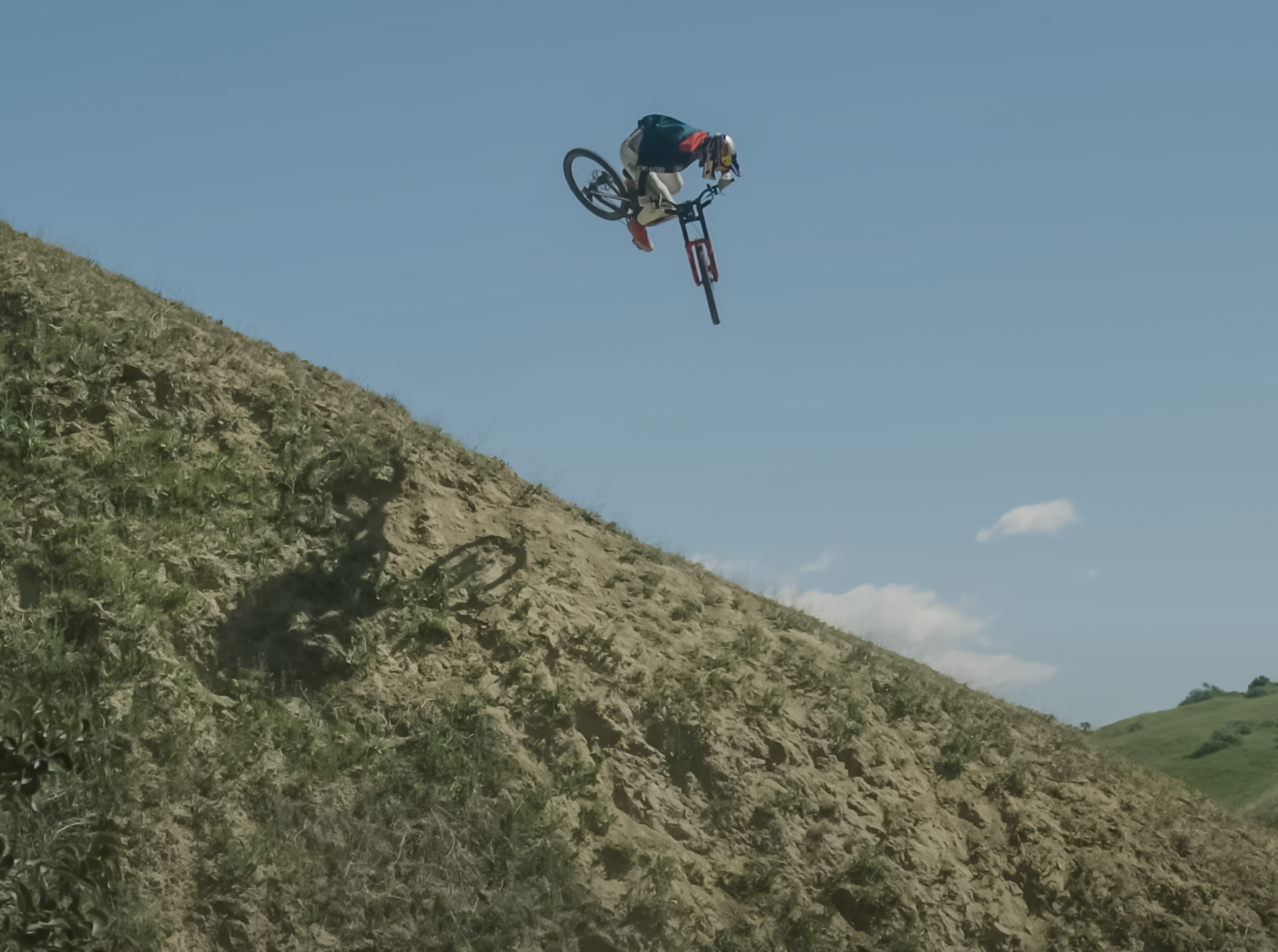 Jaxson Riddle goes big // Golden State - [R]evolution MTB