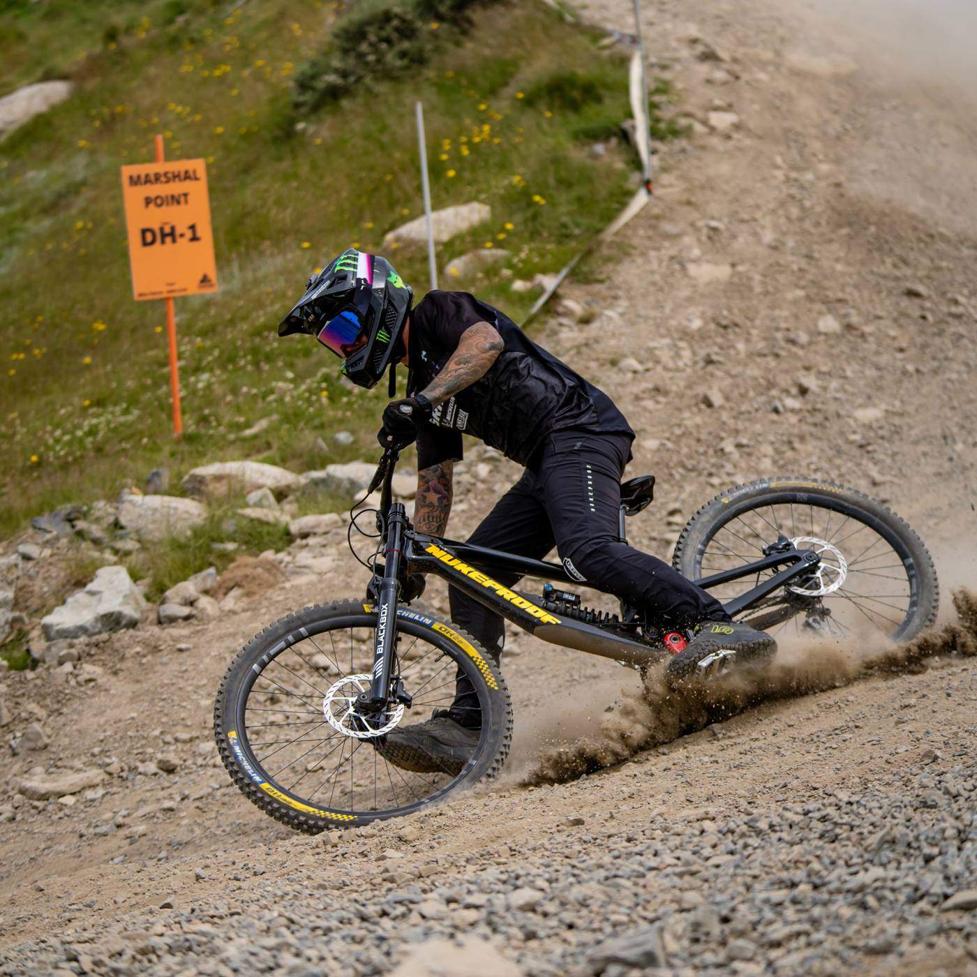 On the Cover Sam Hill and his return to DH R evolution MTB