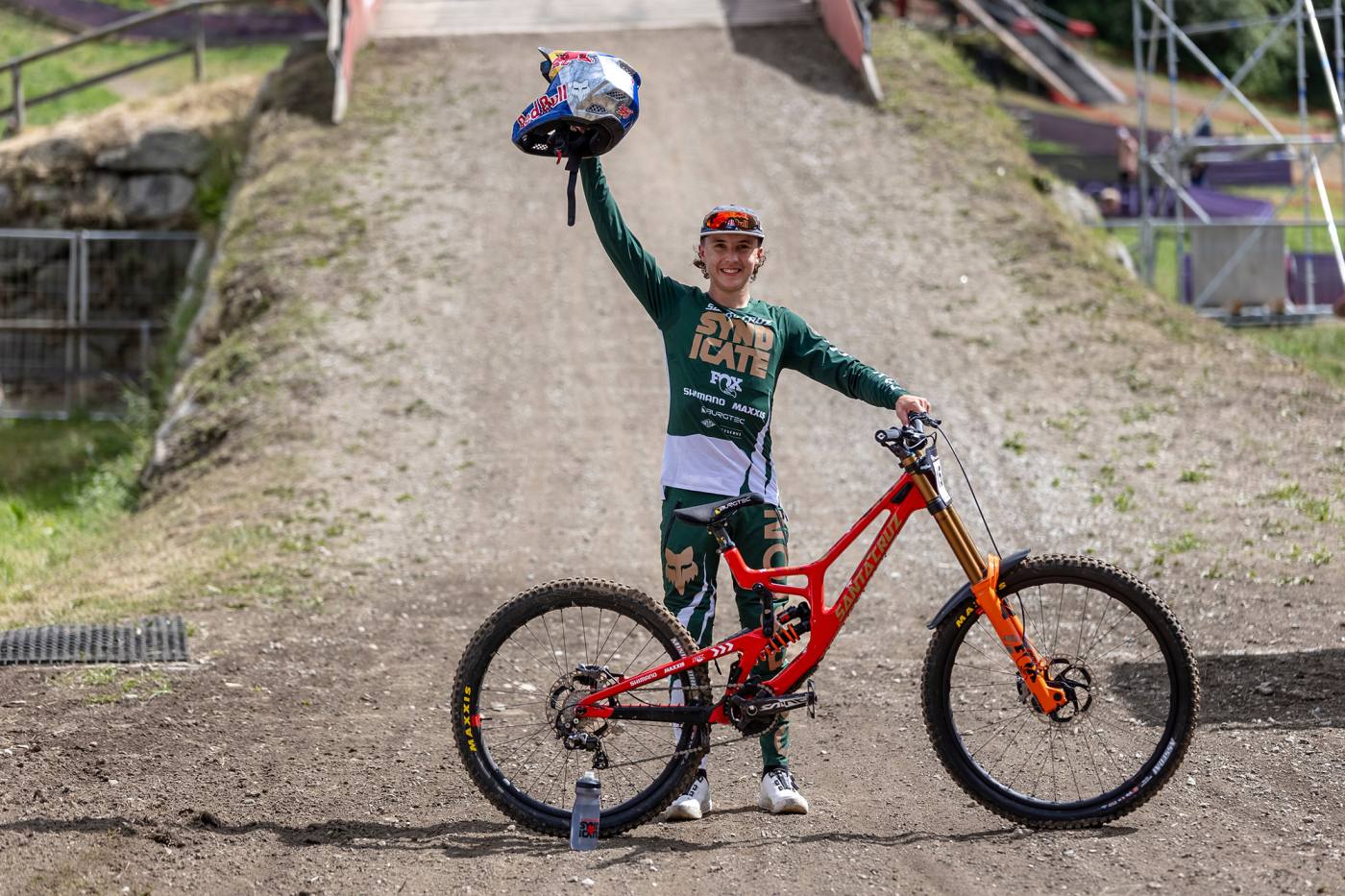 Jackson Goldstone Wins His First UCI DH Cup At Val Di Sole R Jackson Goldstone Wins His First UCI DH Cup At Val Di Sole R